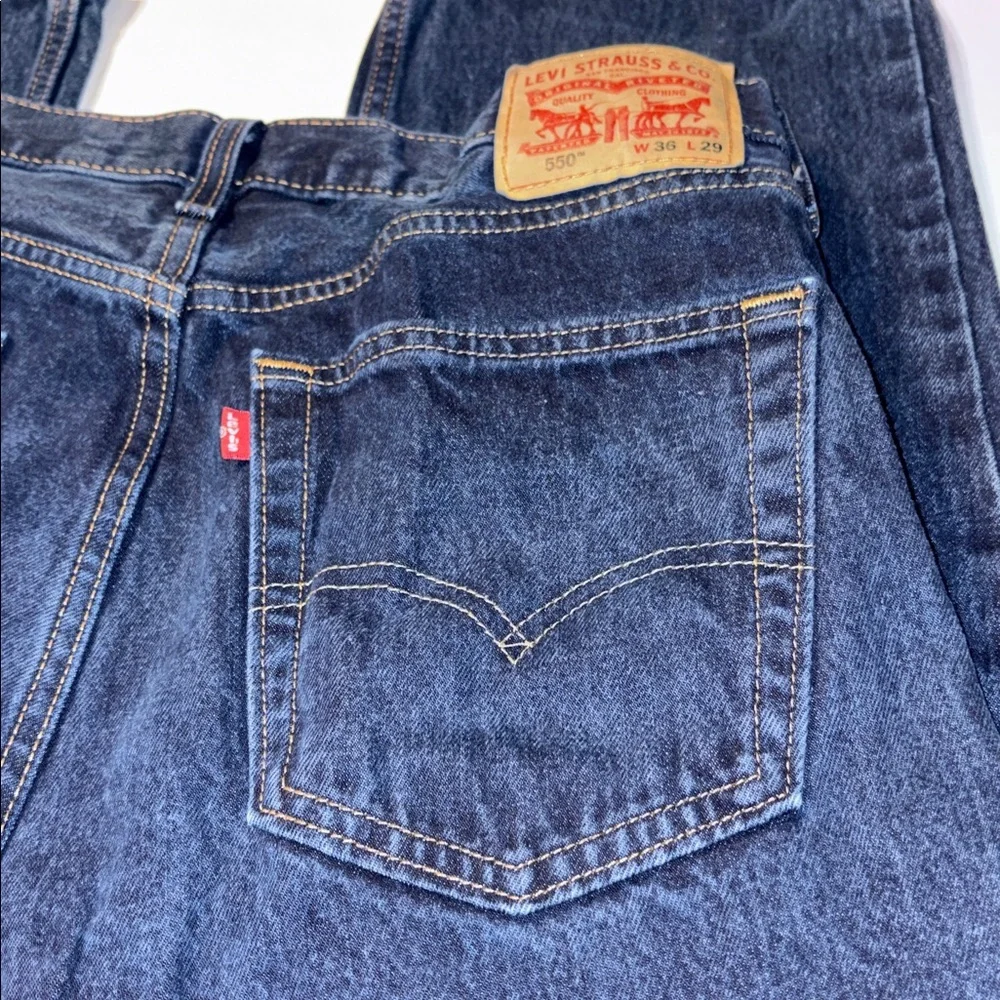 Levi Strauss 550 dark wash jeans size W36 L29